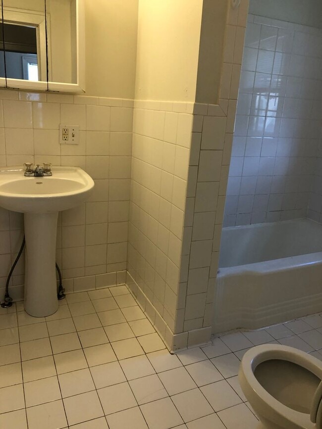 Building Photo - 610 S Henderson St