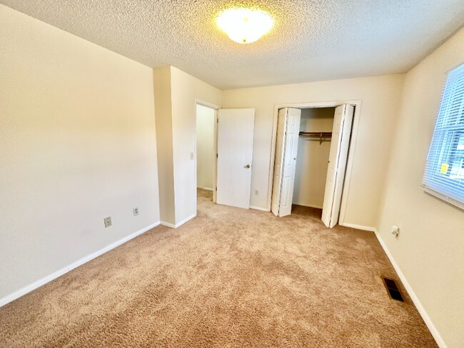 Foto del edificio - 342 Old Gray Station Rd