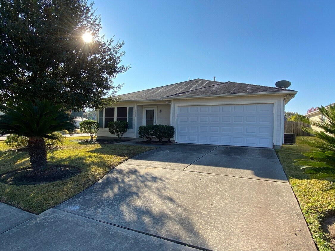 Building Photo - 19803 Falcon Hill Ct