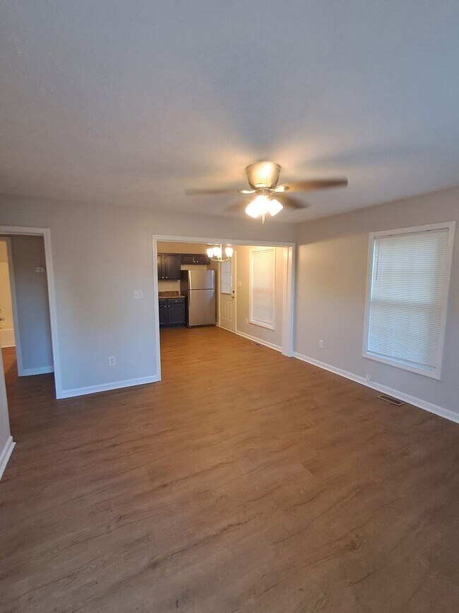 Foto del edificio - SECTION 8 APPROVED FOR A 2 BEDROOM VOUCHER