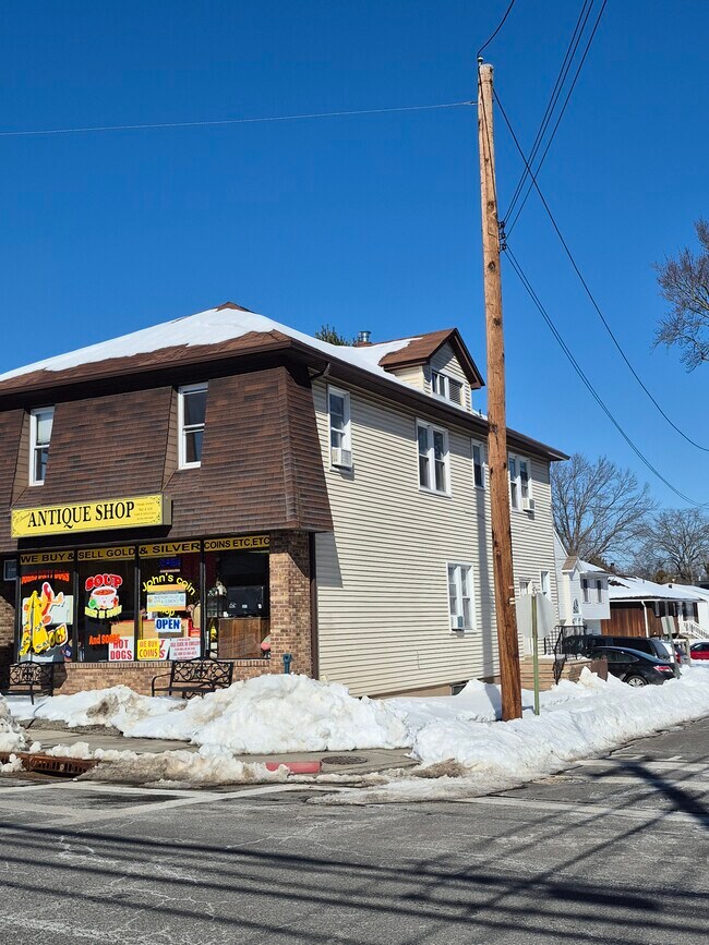 Foto del edificio - 131 Paris Ave