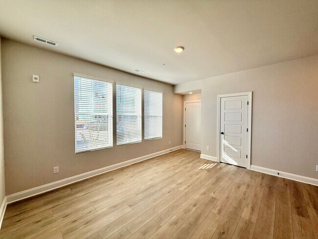 Foto del edificio - Stunning New Construction 2BD, 2.5BA Cary Townhome-Style Condo with a 1-Car Garage & Bonus Flex S...