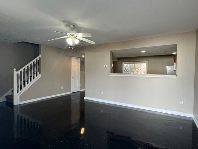 Foto del edificio - 1496 N Kinser Pike
