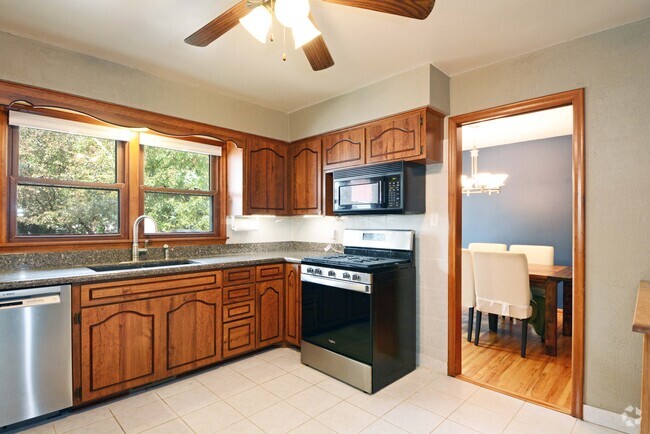 Building Photo - 4239 Diamond Dr