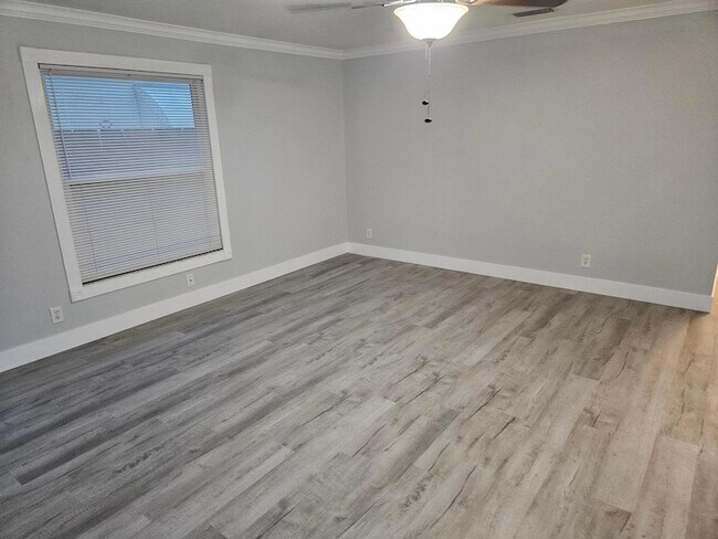 Foto del edificio - 6420 N Dixie Hwy