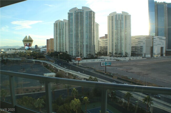 Foto del edificio - 222 Karen Ave