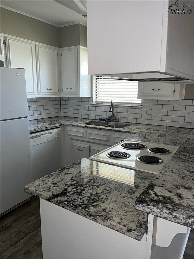 Foto del edificio - 5405 Hooper Dr