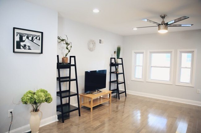 Foto del edificio - 4113 Spring Garden St