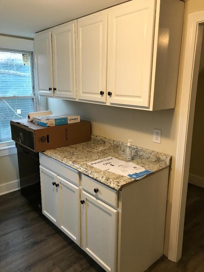 New kitchen cabinets and dishwasher (sink in the box will be installed this week) - 10 Valley St