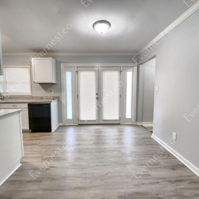 Building Photo - 1079 Shieldcrest Way