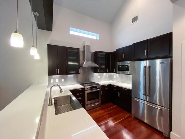 Building Photo - 2415 Langston St