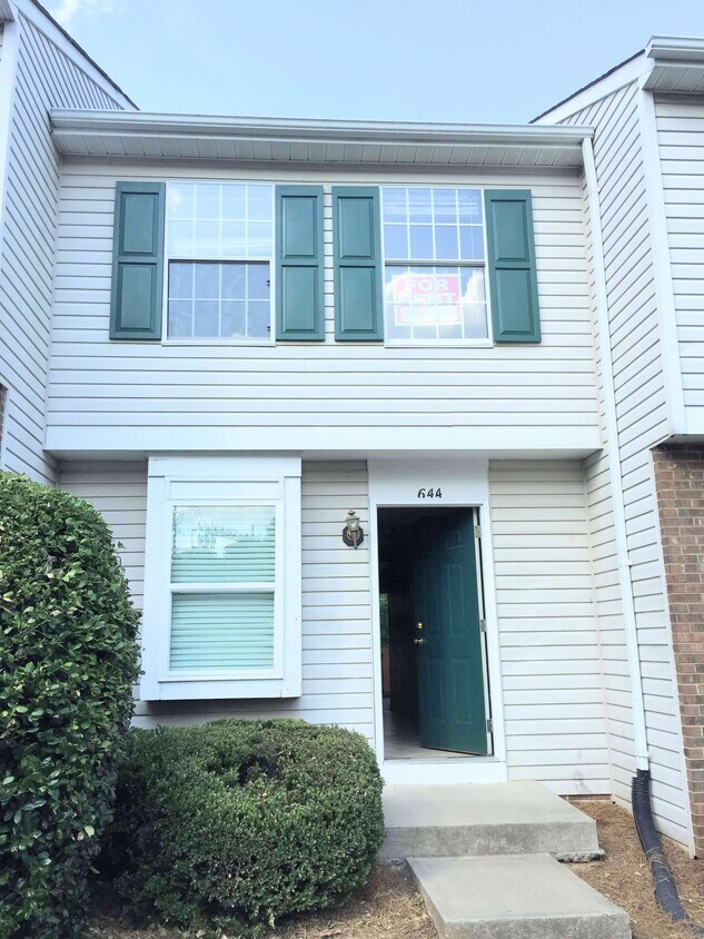 Front entrance - 644 Lex Dr