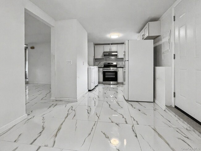 Building Photo - 1 Maple Ln