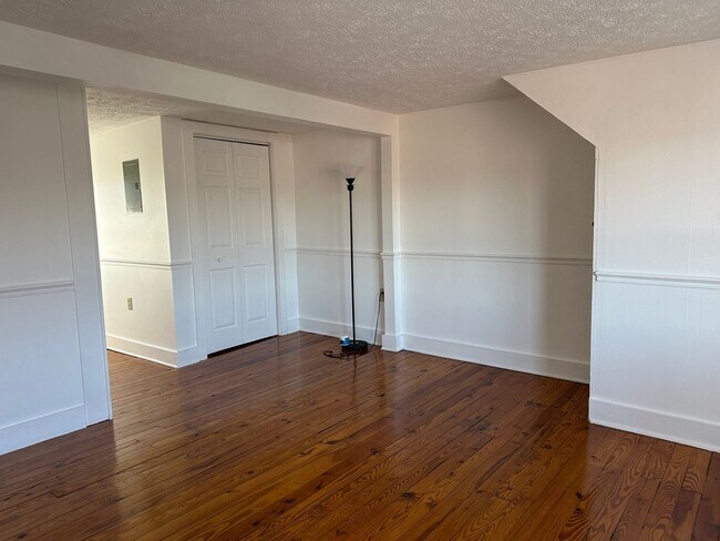 Foto del edificio - 402 S Cameron St