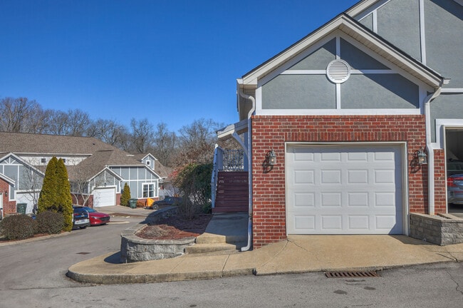 Building Photo - 922 Bracken Trail