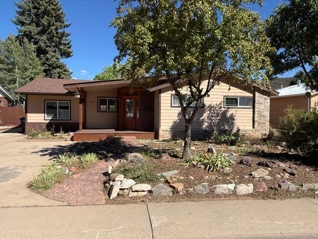 Foto del edificio - 2708 Mesa Avenue