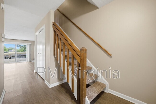 Foto del edificio - 5140 Glenwood Way