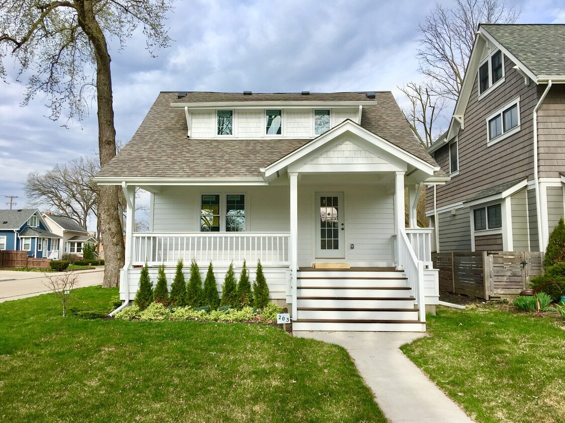 Foto principal - 203 Curry Ave