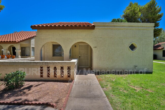 Building Photo - 5136 E Evergreen St