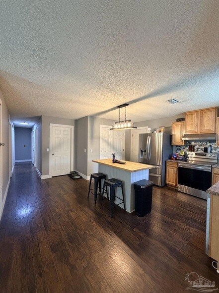 Foto del edificio - 5877 Tryton Cir