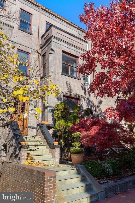 Primary Photo - West End/Dupont Townhouse, 3BR, 3.5 Baths