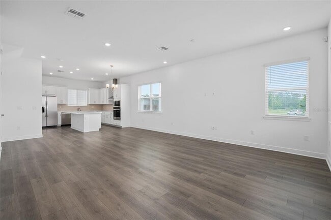 Foto del edificio - 6573 Quest St
