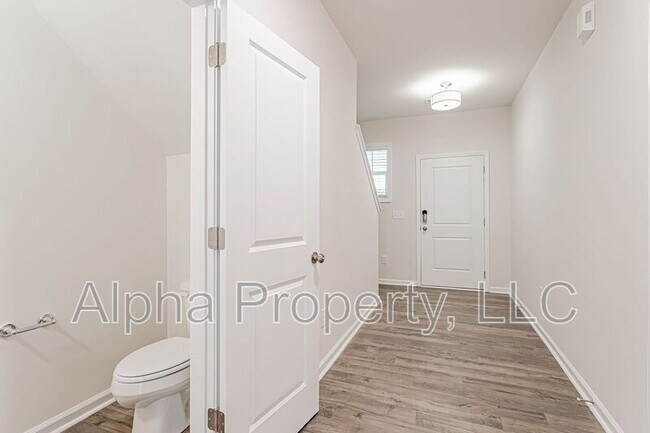 Building Photo - 6 Apricot Ln