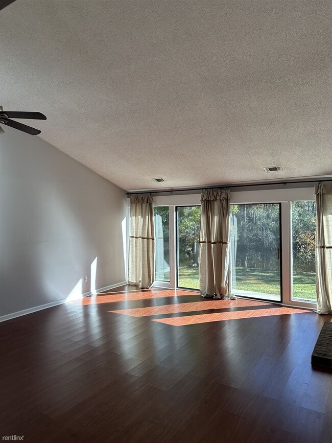 Foto del edificio - 3 br, 2 bath Townhome - 47 Wedgefield