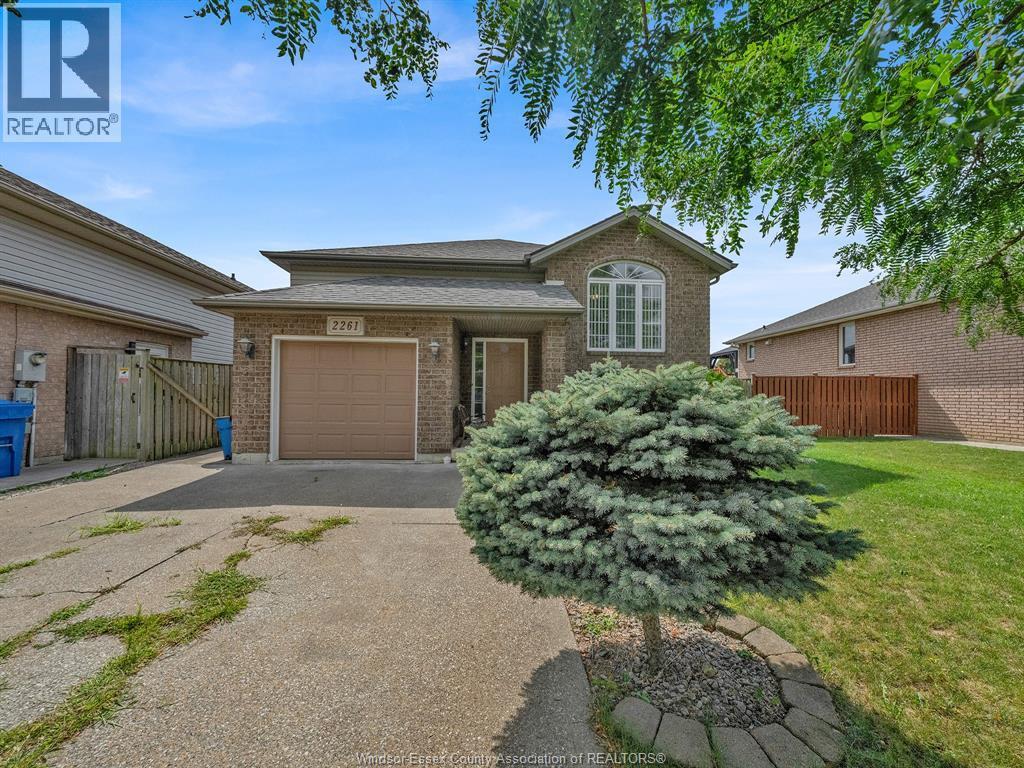 Photo principale - 2261 McKay Ave