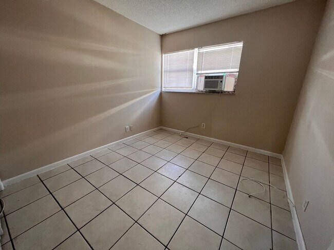 Foto del edificio - 716 SW 7th St