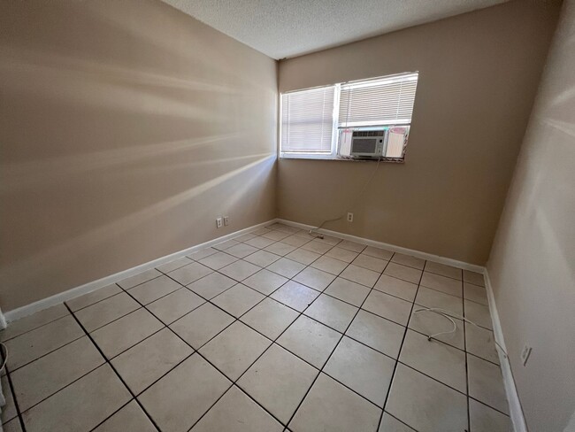 Photo - 716 SW 7th St Apartment