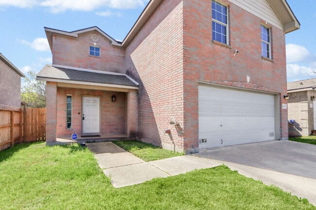 Foto del edificio - "Spacious 4-Bed, 3-Bath Retreat with Solar Panels!"