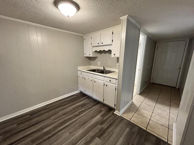 Foto del edificio - 120 Perry Ln