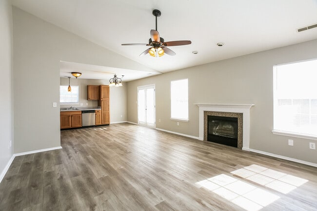 Building Photo - 1117 Squirrel Ridge Rd