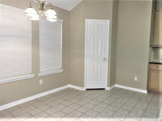 Building Photo - 25403 Rayford Crest Dr