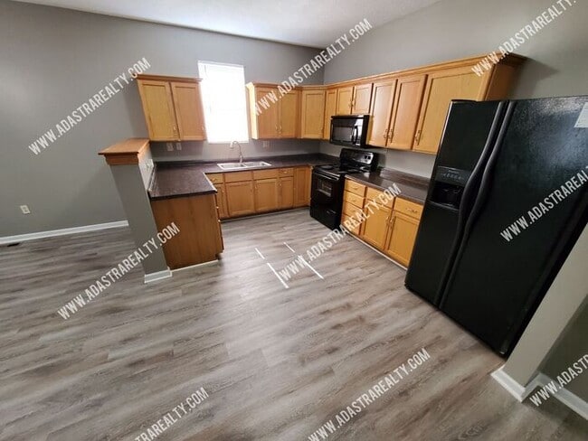 Building Photo - Beautiful Remodeled KCK Duplex-Available N...