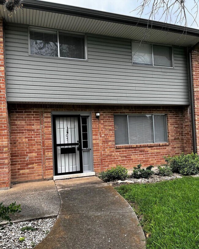 Foto del edificio - 2 br, 1.5 bath House - 105  W Silver Sands Dr