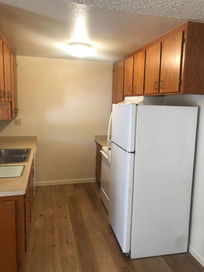 Foto del edificio - 2512 Standiford Ave