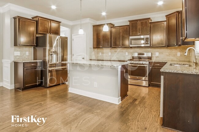 Foto del edificio - 307 Summerwalk Rd