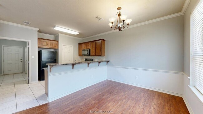 Foto del edificio - 211 Forest Dr Loop