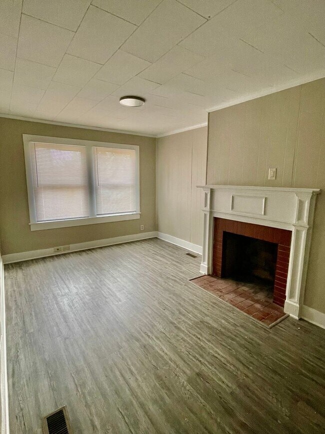 Foto del edificio - Take a look at this Adorable 3 bedroom 1 bath home Located in Gastonia