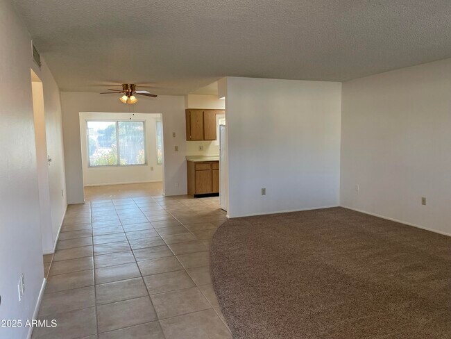 Building Photo - 10729 W El Capitan Cir