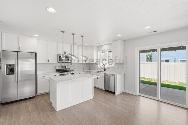 Building Photo - 2102 W 3250 S