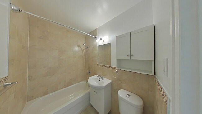 Photo du bâtiment - 2-6 The Donway East