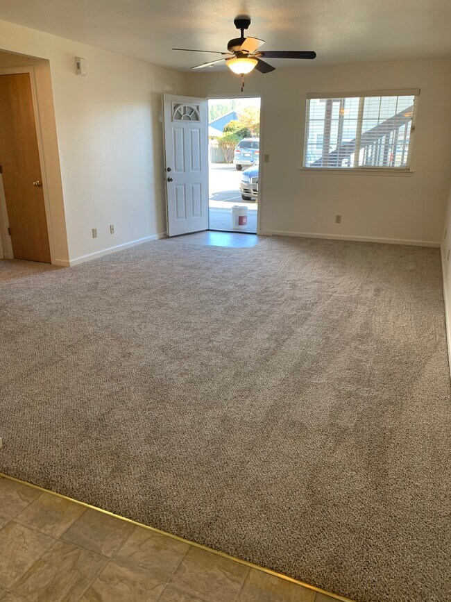 Building Photo - 1453 Larissa Cir