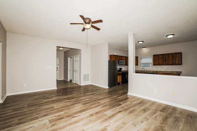 Foto del edificio - 5810 Long Lake Ln.