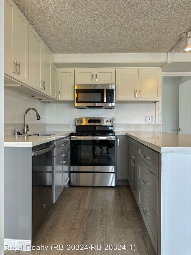 Building Photo - 2 br, 2 bath House - 2525 Date Street #801
