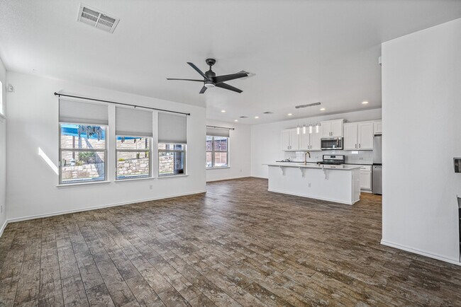 Foto del edificio - 3651 Sandy Brook Dr