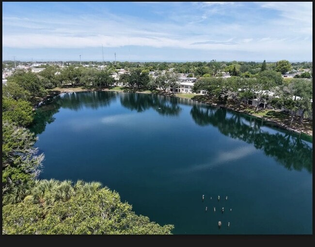 Building Photo - Armature Lake Apartments