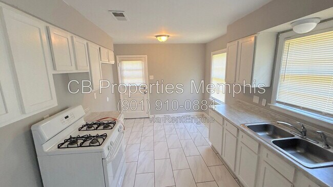 Foto del edificio - 1570 Jay Cove